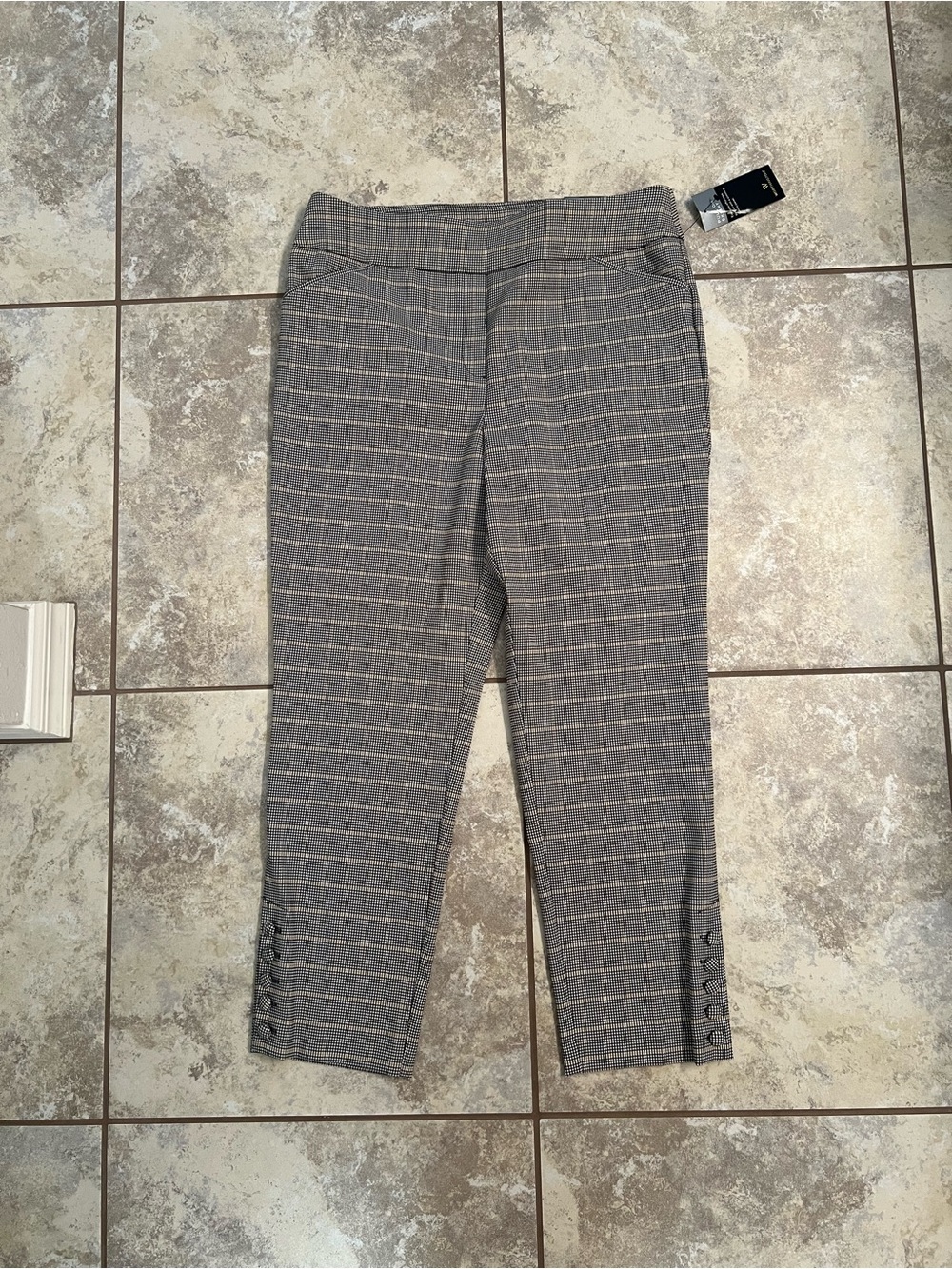NWT Worthington Black and Gray With Yellow Plaid Pull-On Skinny Pants